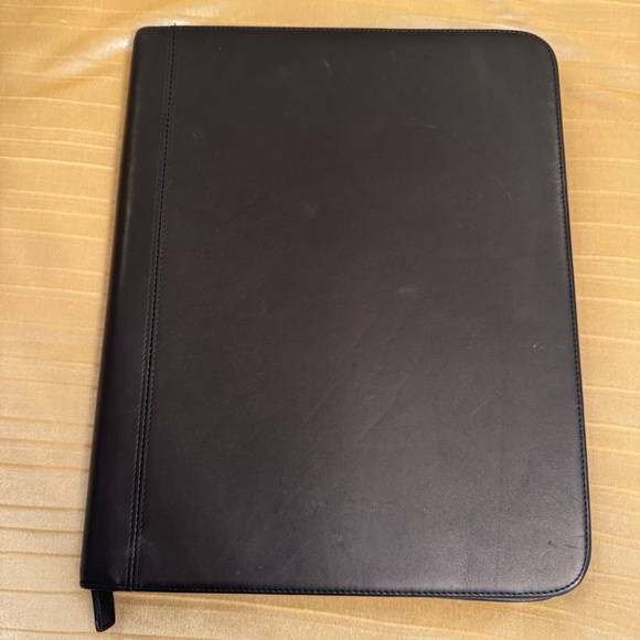 Coach leather portfolio - Picture 2 of 4